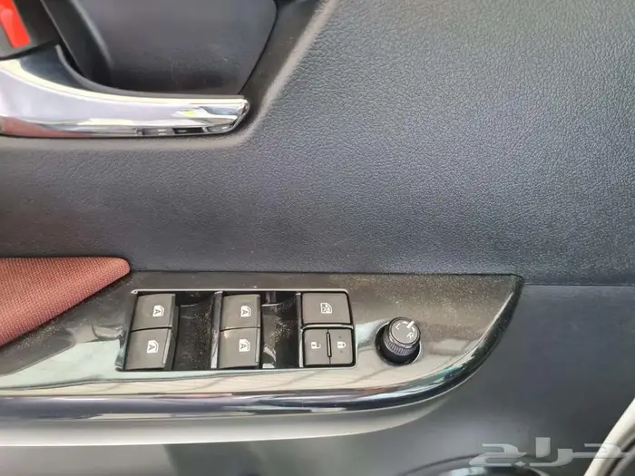 تويوتا هايلوكس S-GLX ديزل 2025 - عروض 50 50 15