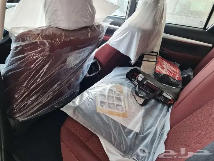 تويوتا هايلوكس S-GLX ديزل 2025 - عروض 50 50 18