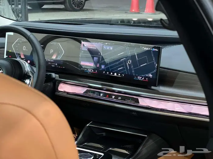 بي ام دبليو 735i موديل 2026 اصفار 10