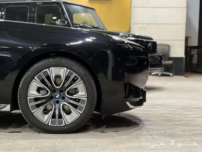 بي ام دبليو 735i موديل 2026 اصفار 5