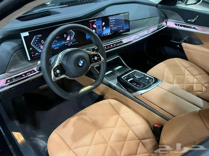 بي ام دبليو 735i موديل 2026 اصفار 7