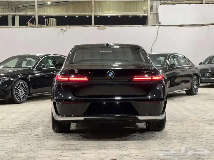 بي ام دبليو 735i موديل 2026 اصفار 28