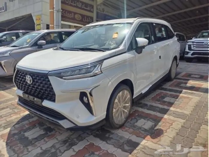 تويوتا فيلوز 2025 GLX عبداللطيف جميل 1