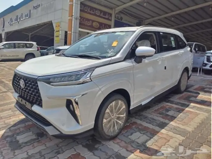 تويوتا فيلوز 2025 GLX عبداللطيف جميل 4