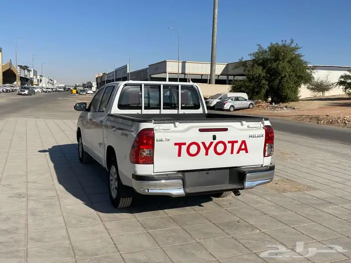 تويوتا هايلوكس فل كامل بنزين تماتيك 2025 كاش - اقساط 5