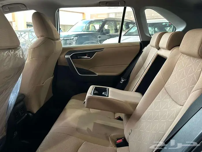 تويوتا راف فور XLE بنزين 2025 6