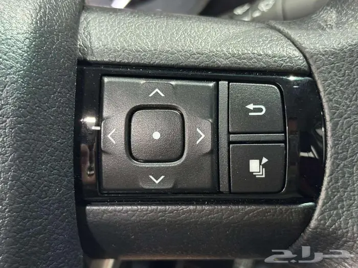 هايلوكس غمارتين اوتوماتيك بنزين فل كامل بريمي 2025 مفتاح 10