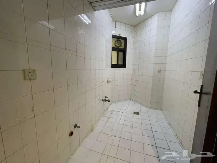 شقة غير مؤثثة للإيجار سنوي في جدة حي الفيصلية شارع التحلية 4