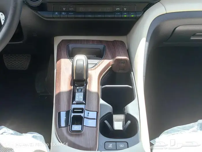 تويوتا كراون بريميوم هايبرد موديل 2025 14