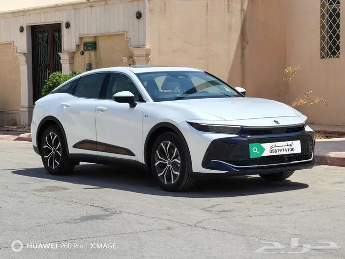 تويوتا كراون بريميوم هايبرد موديل 2025 10