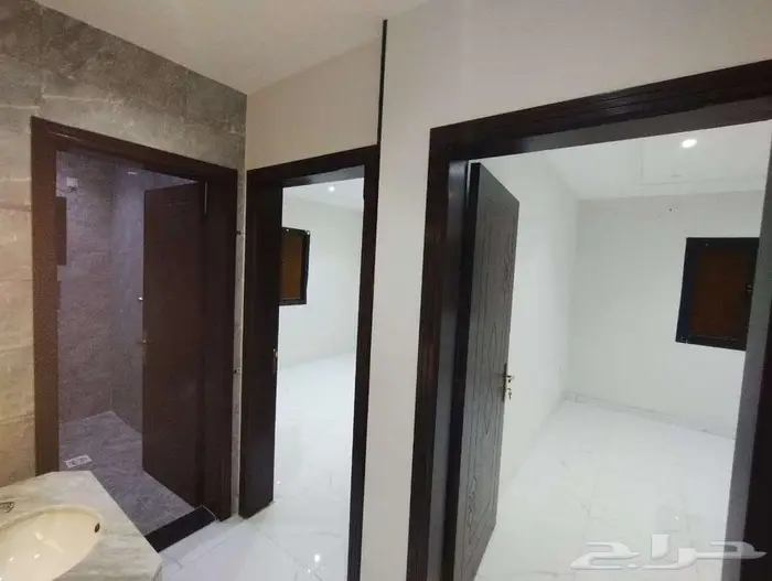 شقة فاخرة للايجار حي الربوة 7