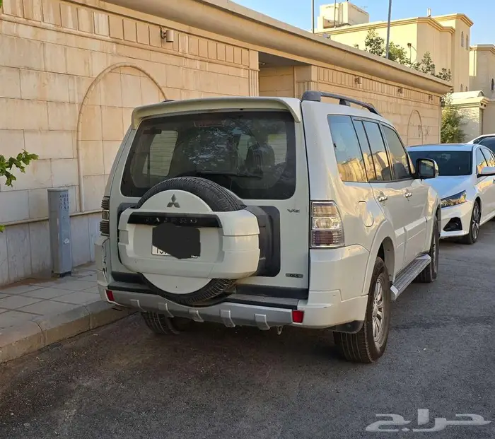 للبيع جيب باجيرو 2010م 0