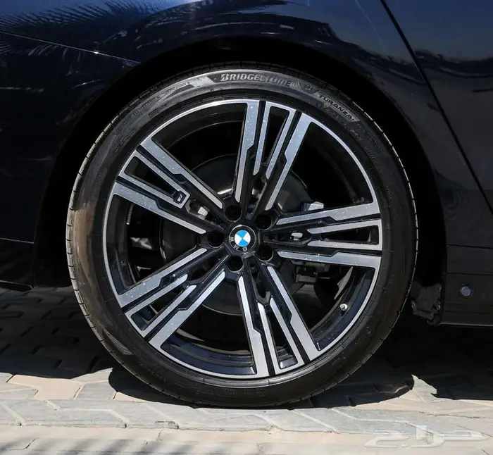 بي أم دبليو 735i موديل 2026 فل كامل M Kit 20