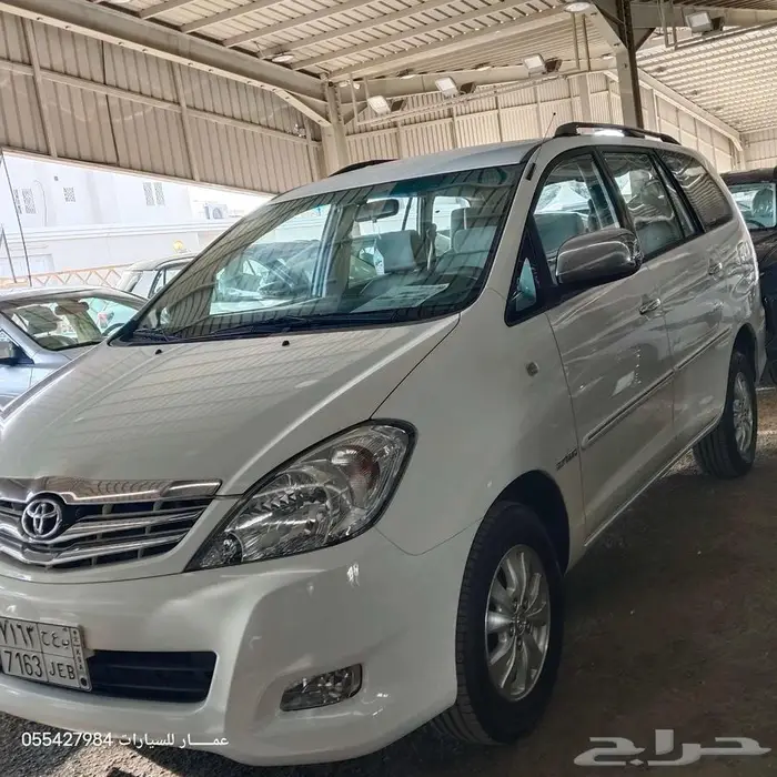 تويوتا انوفا بنزين 2011 1