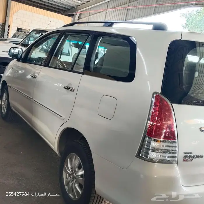 تويوتا انوفا بنزين 2011 3