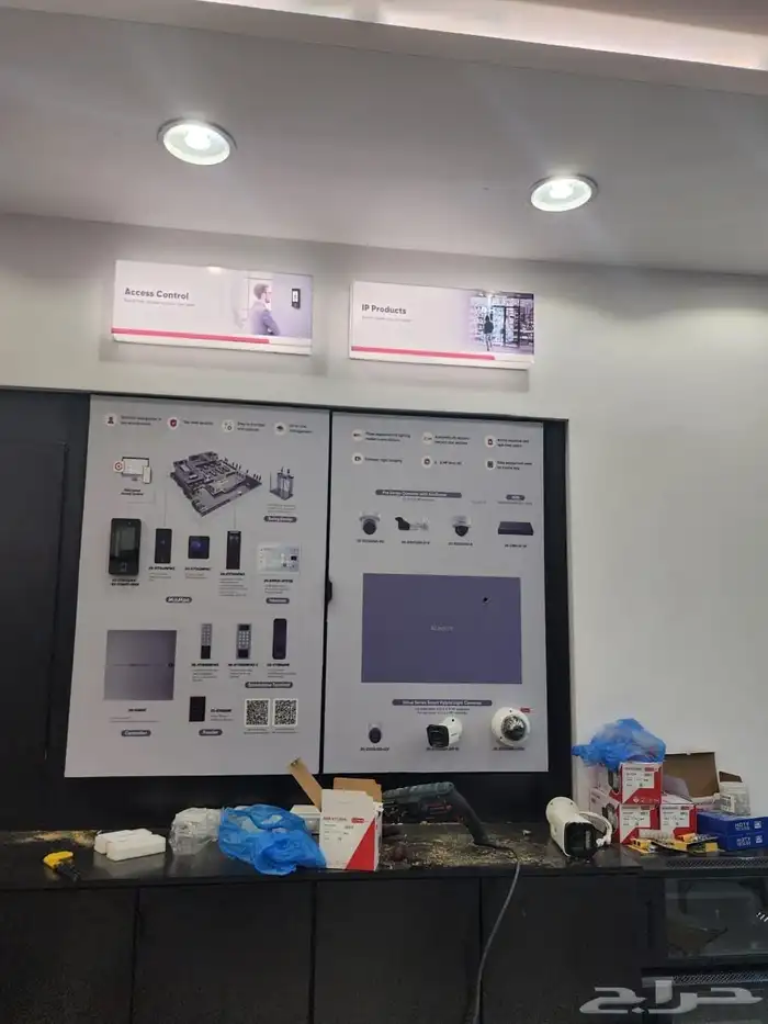 تصميم وطباعة وتركيب ستيكرات 4