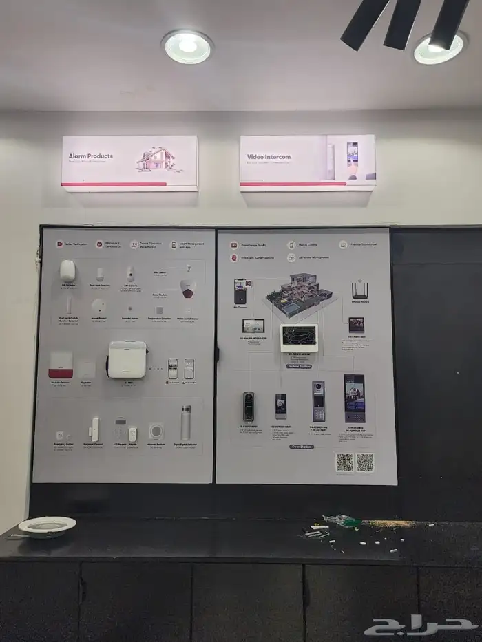 تصميم وطباعة وتركيب ستيكرات 5