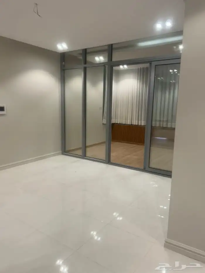 للأيجار شقة فاخرة في حي الصواري 22