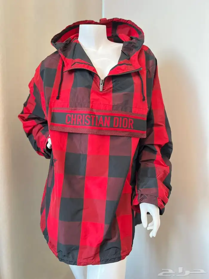 تيشرتات وبلايز كفالي دوتشي قبانا وكرولينا  سكارف فالنتيو 28