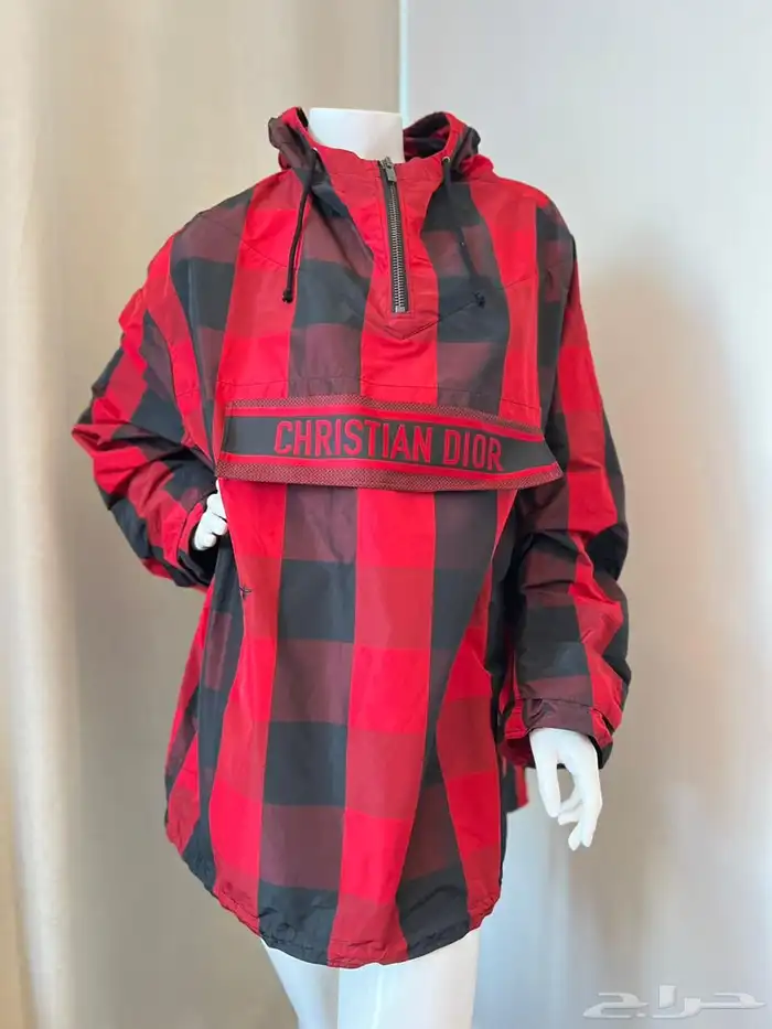 تيشرتات وبلايز كفالي دوتشي قبانا وكرولينا  سكارف فالنتيو 27