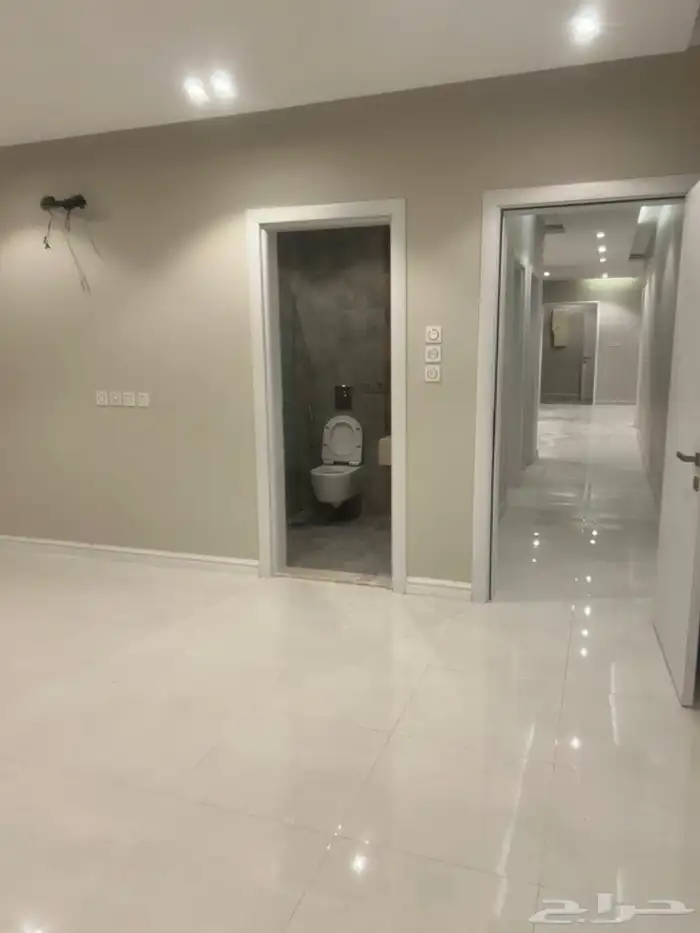 للأيجار شقة فاخرة في حي الصواري 2