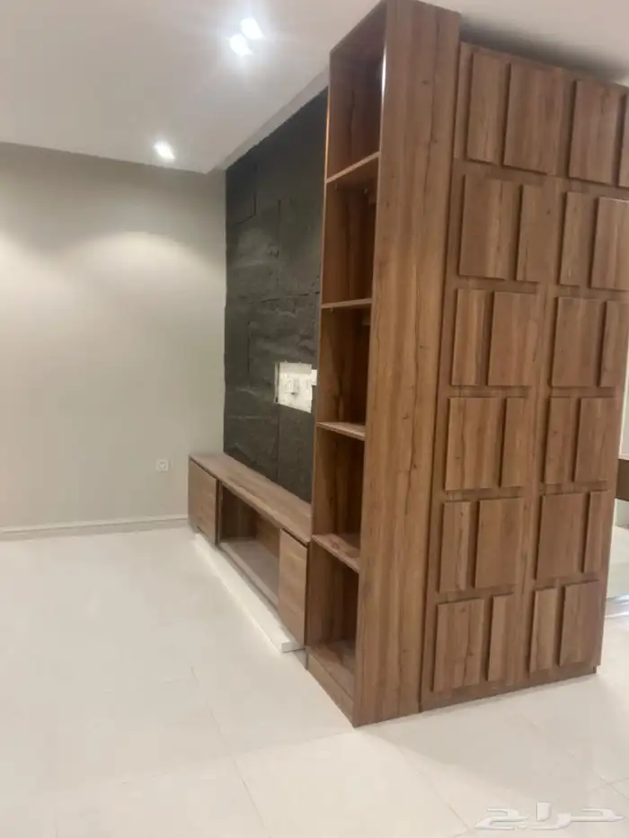 للأيجار شقة فاخرة في حي الصواري 6