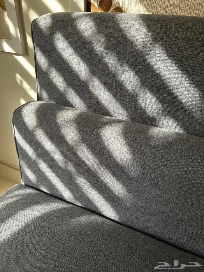 كنب وطاولة طعام نظيفة 5