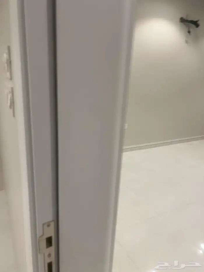 للأيجار شقة فاخرة في حي الصواري 4