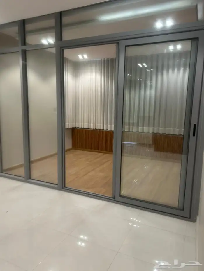 للأيجار شقة فاخرة في حي الصواري 14