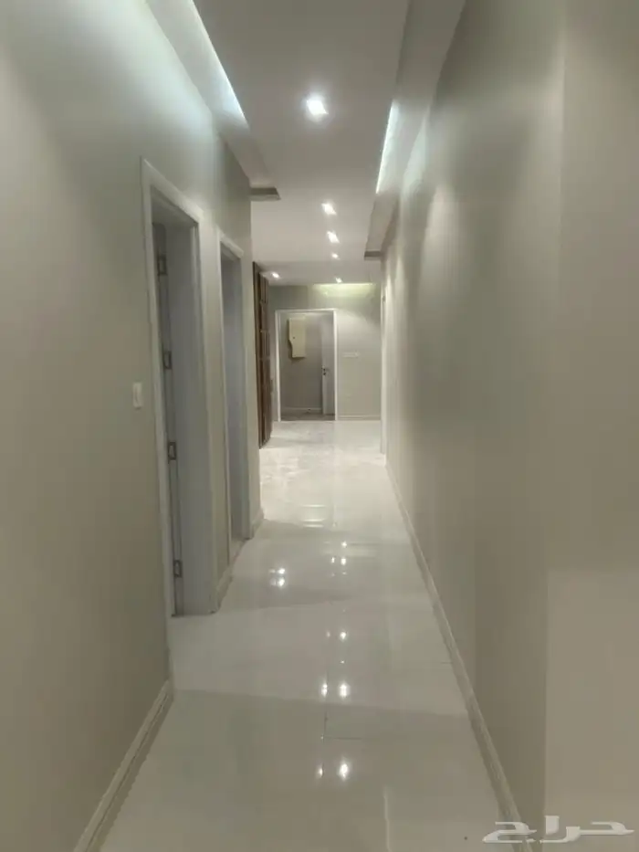 للأيجار شقة فاخرة في حي الصواري 8