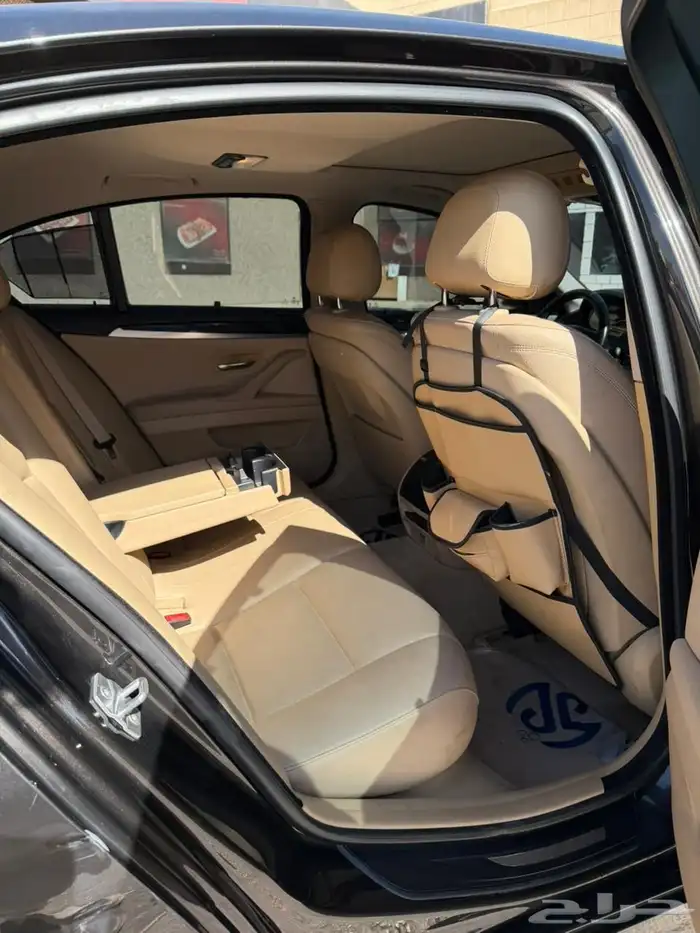 للبيع بي ام دبليو 2015 حجم 520i 8