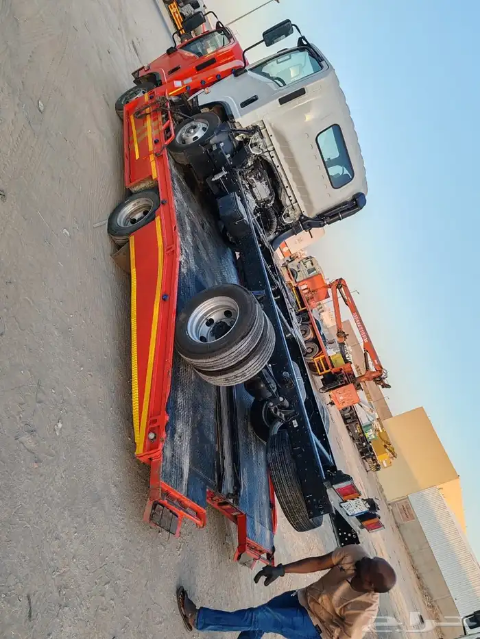 سطحة لنقل وسحب السيارات 0