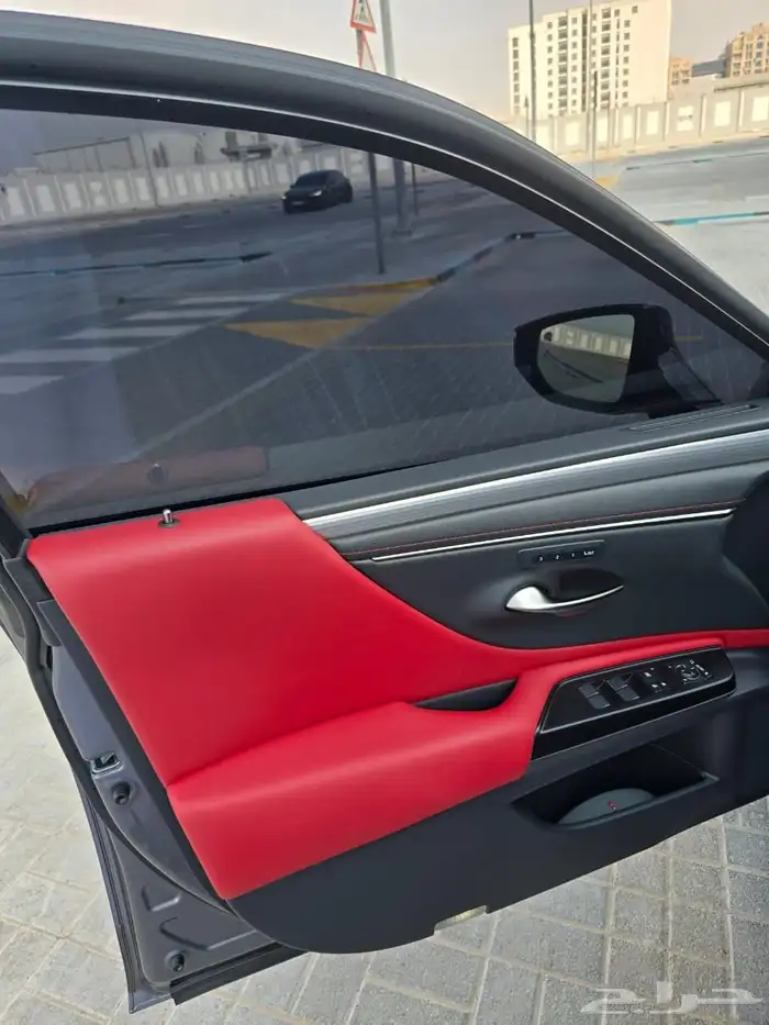 لكزس Es350 سبورت خليجي موديل 2019 موجودة بدبي 3