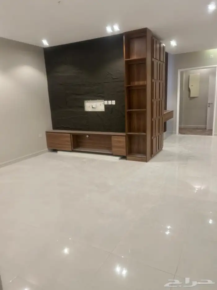 للأيجار شقة فاخرة في حي الصواري 0