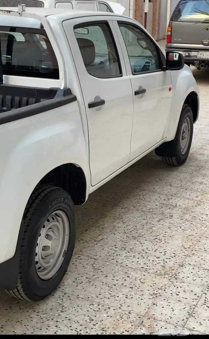 باص بضاعه للايجار وونيت ايسوزو ديزل للإيجار 6