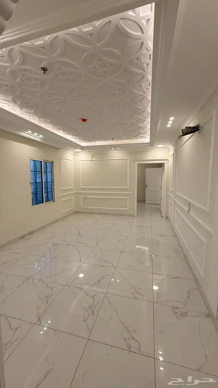 للبيع شقه ارضيه 5 غرف وصاله بالحمرا الخبر 1