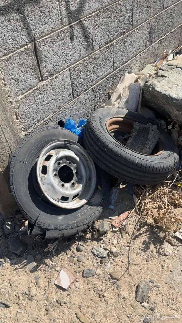 هذا جنط سيارة حديدي (هلل) ب 6 مسامير  ويحتمل أن الموقع بيشه 1