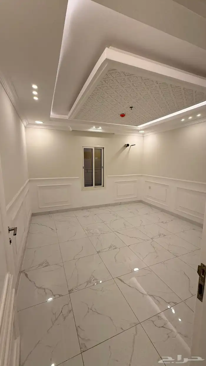 للبيع شقه ارضيه 5 غرف وصاله بالحمرا الخبر 9