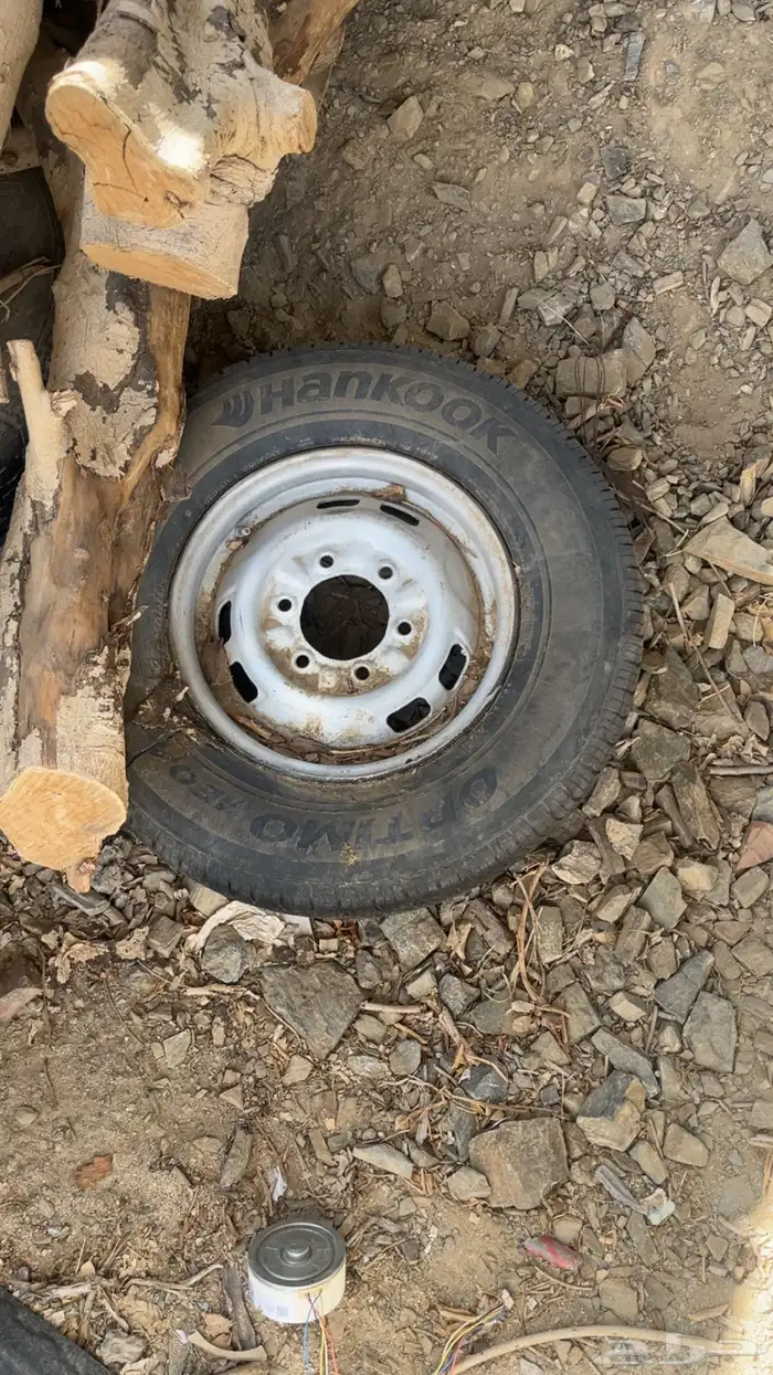 هذا جنط سيارة حديدي (هلل) ب 6 مسامير  ويحتمل أن الموقع بيشه 0