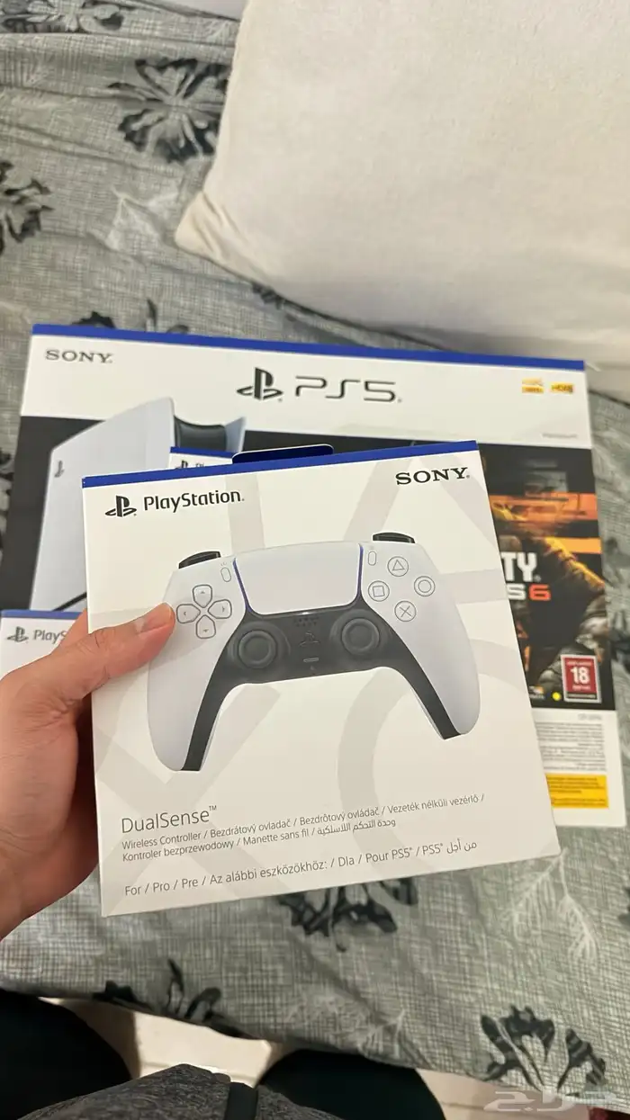 اكسسوارات بلاستيشن 5 لم تفتح من العلبه 0