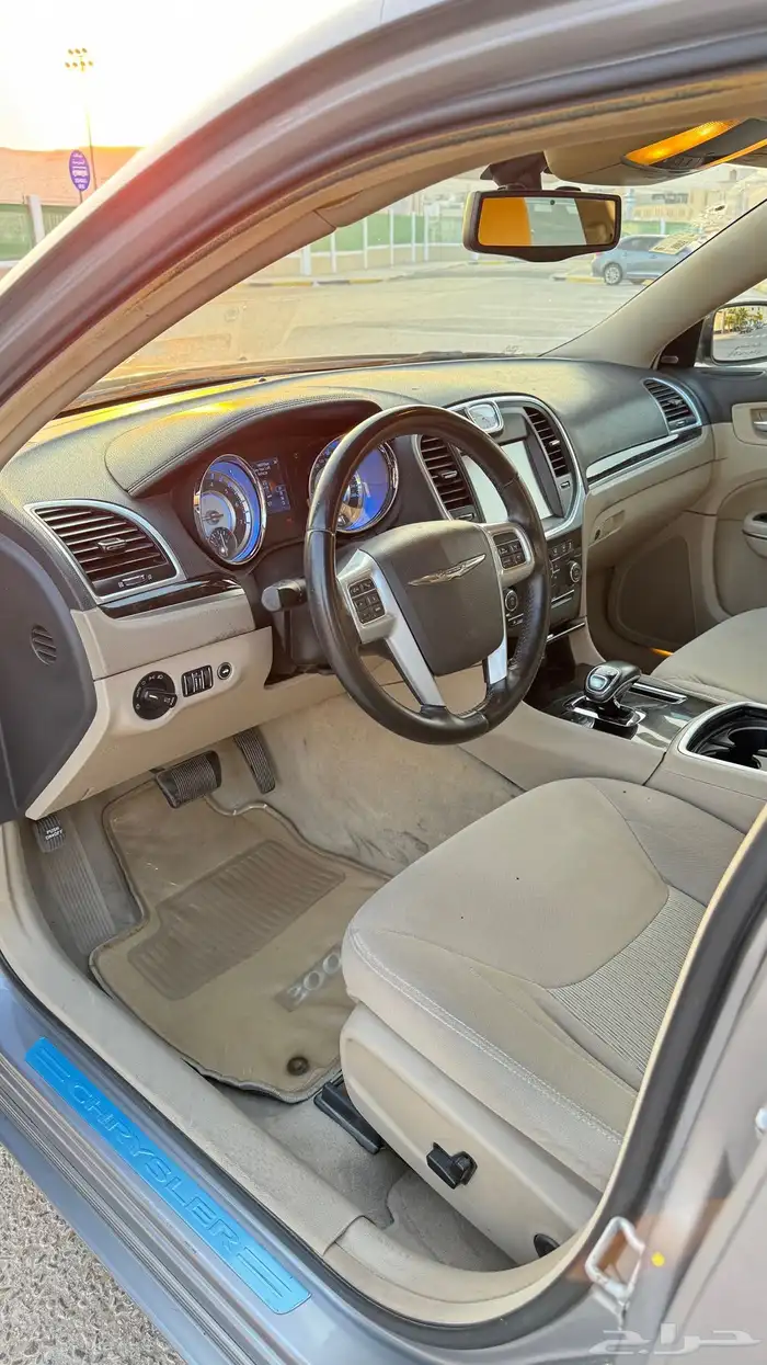 كرايزلر c300 موتر في قمه النظافه 15