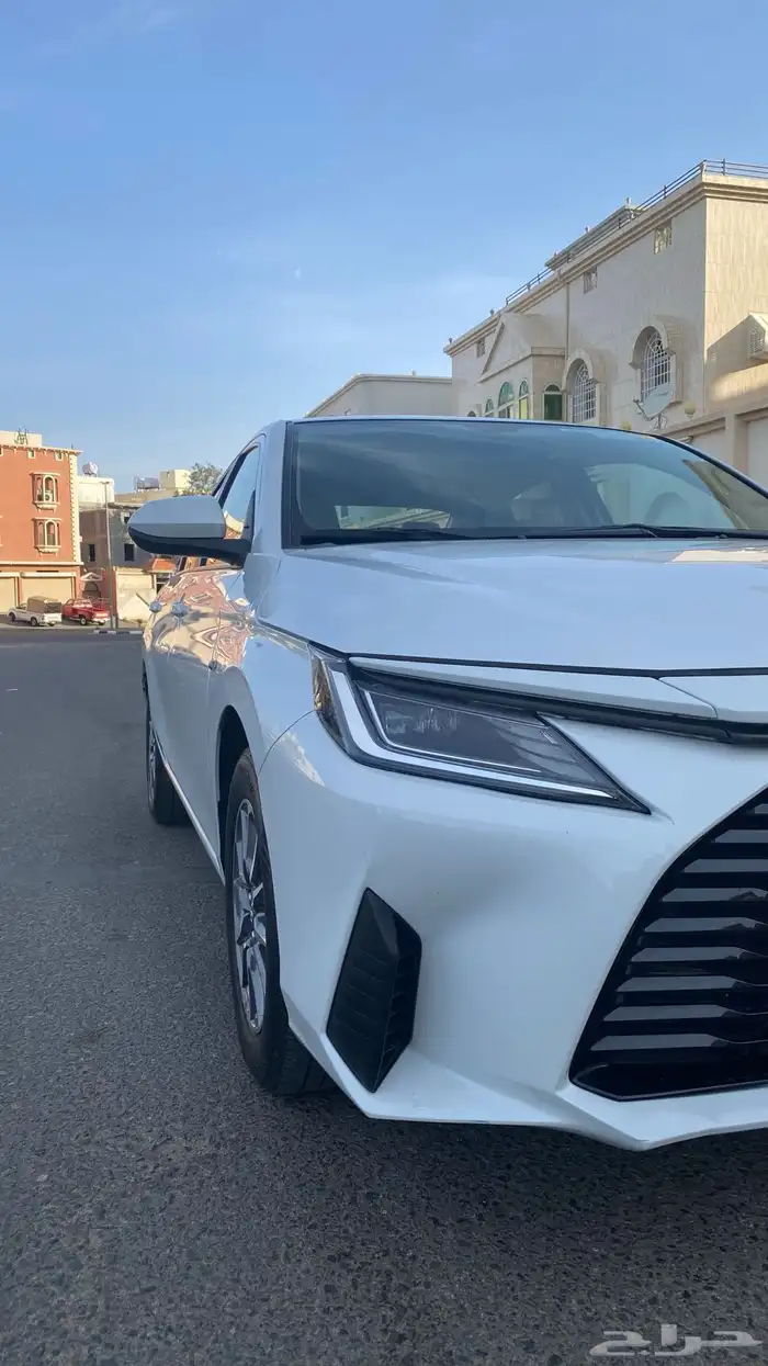 ( تم البيع )يارس 2023 ممشى قليل 66 الف كيلو ثاني مالك 0