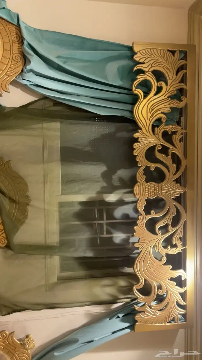 كنب مع طاولة وفرشه 4