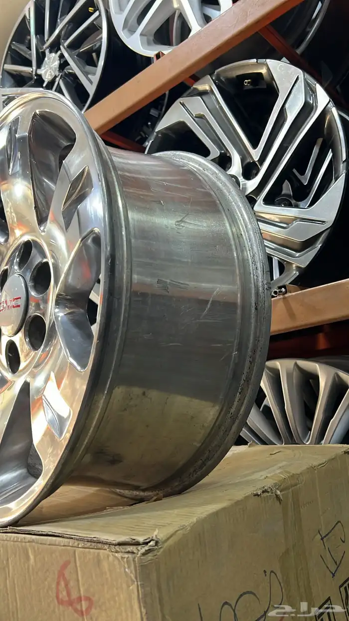 جنوط جمس يوكن موديل2011 مقاس20 اصلي و كاله 4