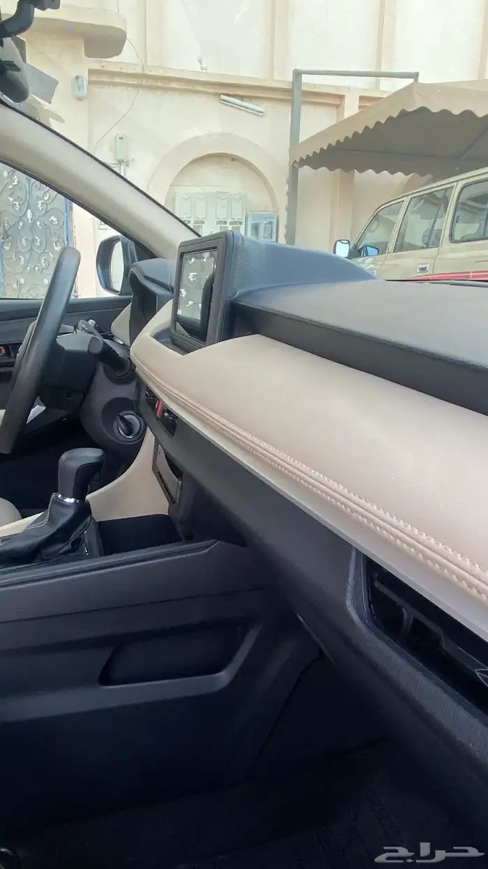 ( تم البيع )يارس 2023 ممشى قليل 66 الف كيلو ثاني مالك 17