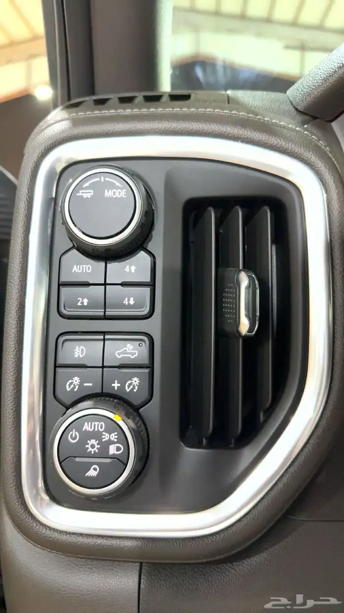 شيفروليه سلفرادو 2021 RST مخزن ممشى 10