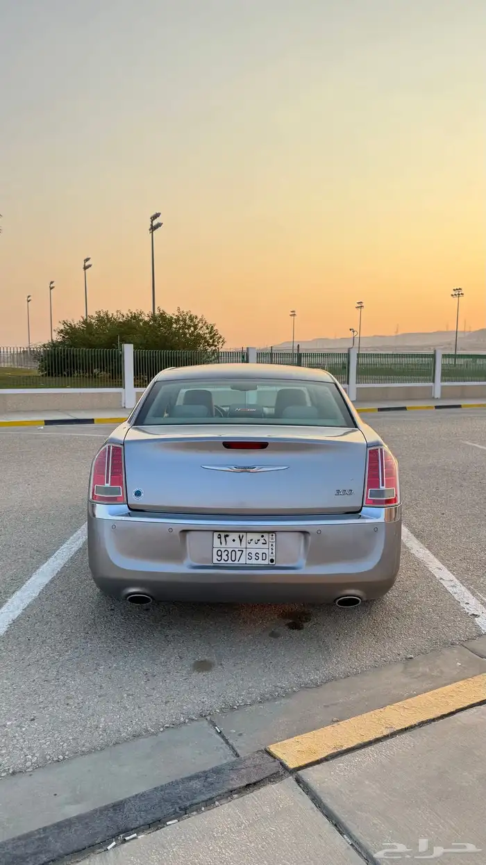 كرايزلر c300 موتر في قمه النظافه 4