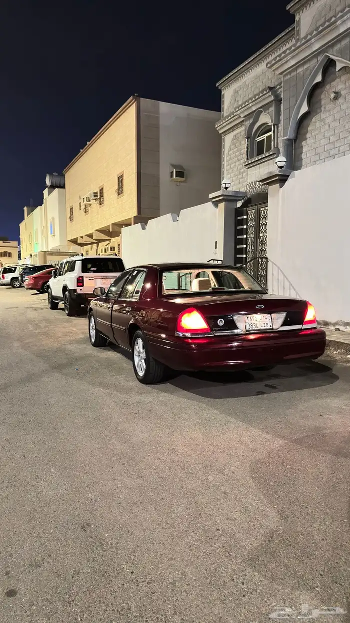 فورد فيكتوريا 2012 8