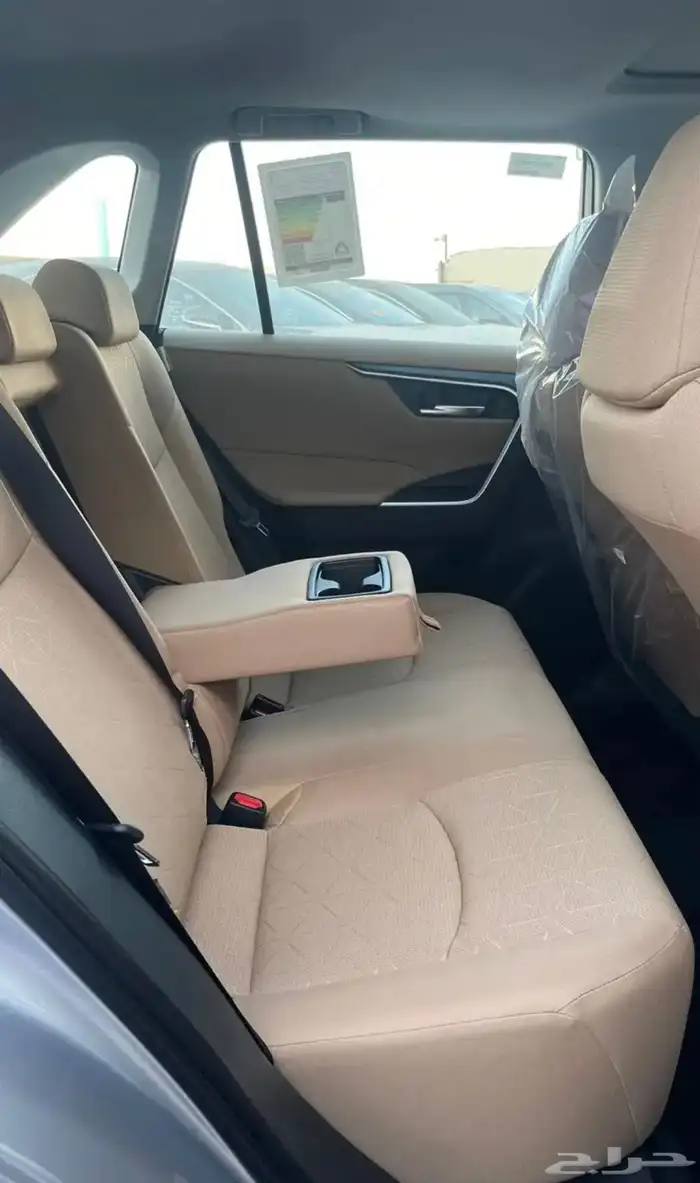 تويوتا راف فور XLE بنزين نص فل 2025 5