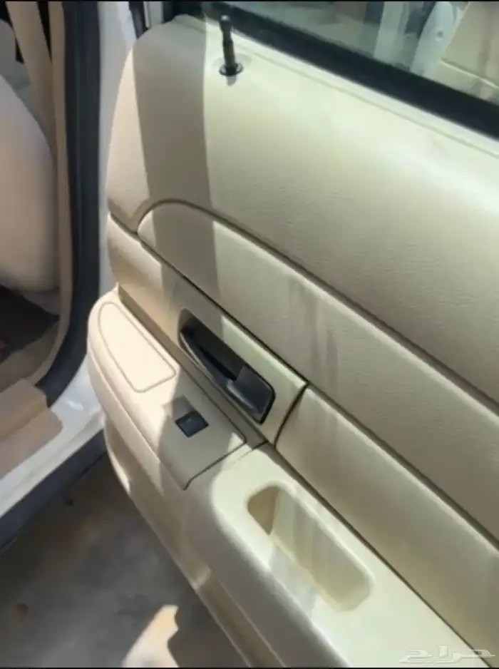 فورد بوليسي 2011 7